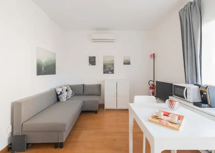 Loverhome 3 Apartman *
